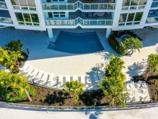 On Beach Luxury Vacation Condo Three Bedroom