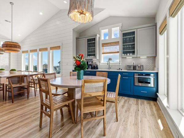 Luxury Vacation Pool Home in Salvo Close to Beach