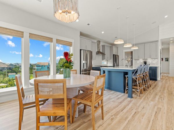 Luxury Vacation Pool Home in Salvo Close to Beach