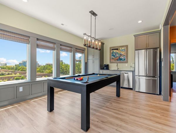 Luxury Vacation Pool Home in Salvo Close to Beach