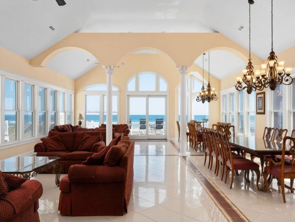 Stunning Vacation Home in Outer Banks on Beach with Pool