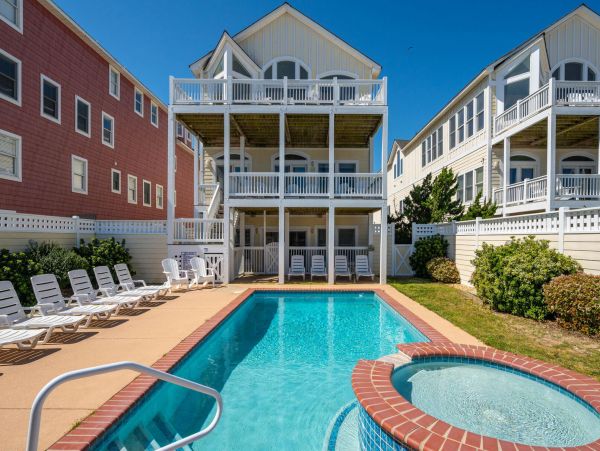 Stunning Vacation Home in Outer Banks on Beach with Pool
