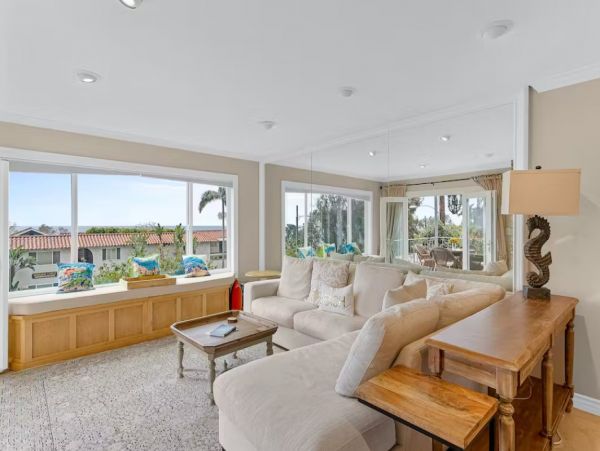 Luxury Vacation Condo in Laguna Beach Steps from the Beach