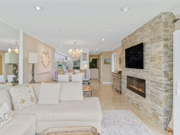 Luxury Vacation Condo in Laguna Beach Steps from the Beach