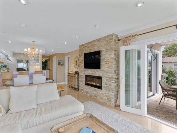 Luxury Vacation Condo in Laguna Beach Steps from the Beach