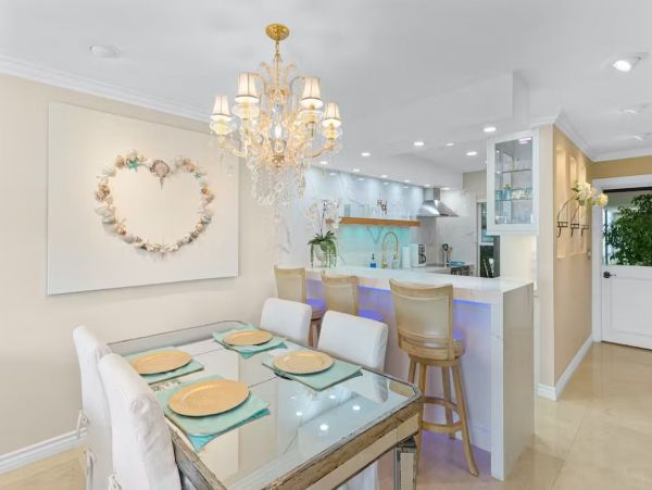 Luxury Vacation Condo in Laguna Beach Steps from the Beach