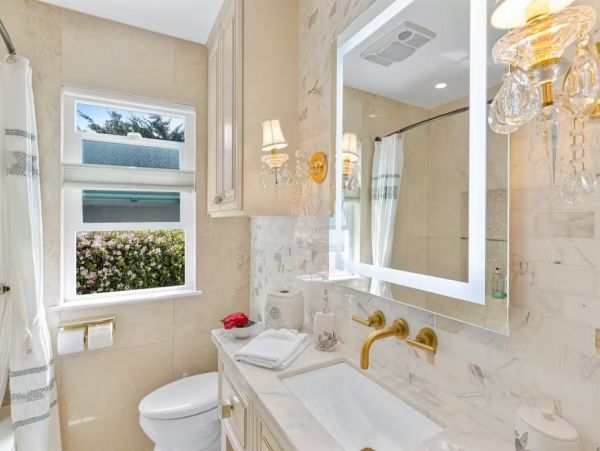 Luxury Vacation Condo in Laguna Beach Steps from the Beach