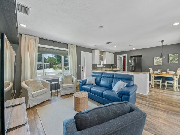 Charming 3 Bedroom Vacation Home in Sarasota