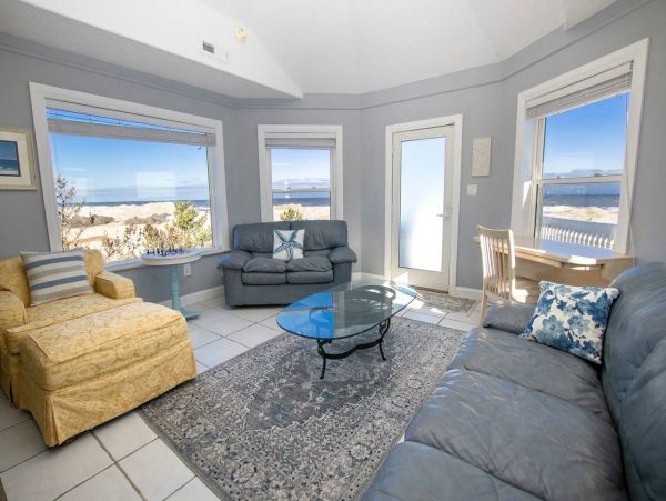 On Beach Corolla Vacation Home Seventeen Bedroom