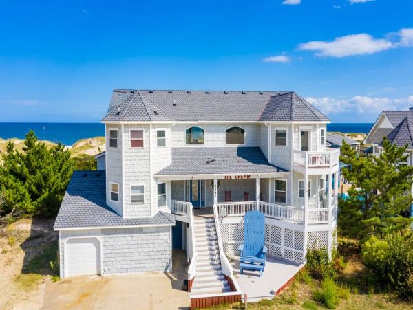 On Beach Corolla Vacation Home Seventeen Bedroom