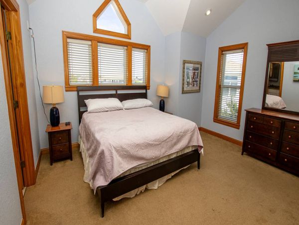 Oceanfront Corolla Vacation Home Twelve Bedroom