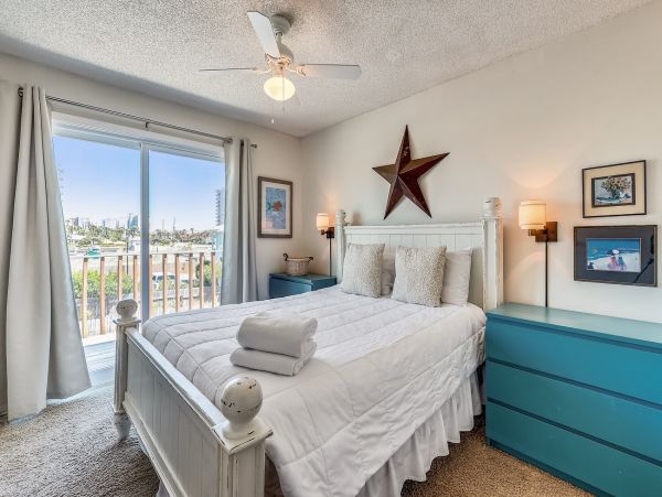 Spacious Vacation Rental on Destin