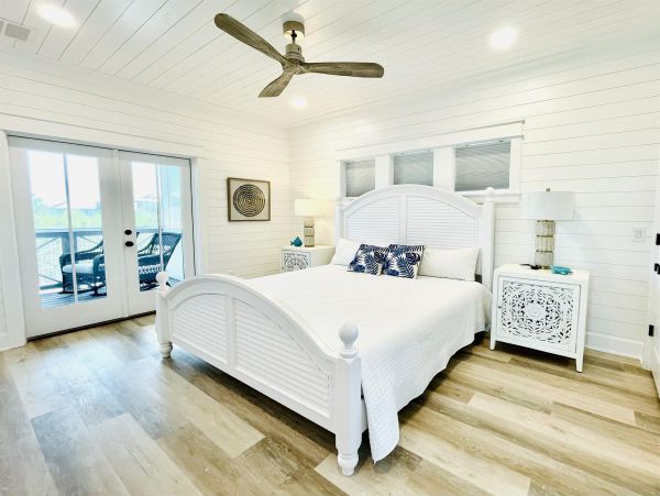 Santa Rosa Beach Vacation Home Five Bedroom Walk to Beach