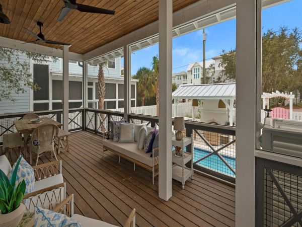 Santa Rosa Beach Vacation Home Five Bedroom Walk to Beach