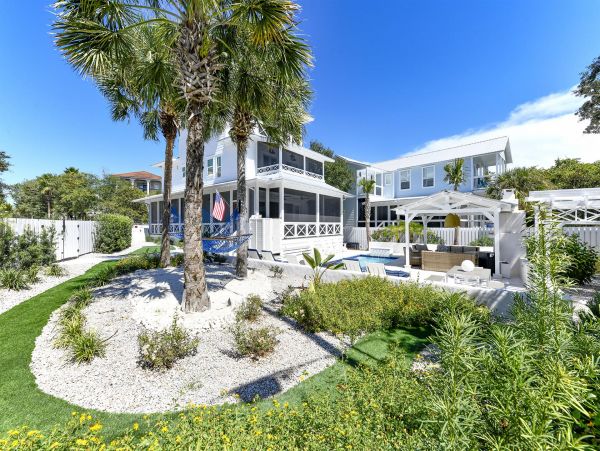 Santa Rosa Beach Vacation Home Five Bedroom Walk to Beach