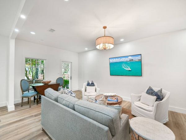 Seaside Posh Four Bedroom Vacation Rental