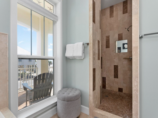 Pensacola Beach Vacation home Gulfside of Road