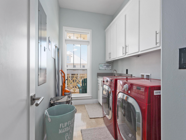 Pensacola Beach Vacation home Gulfside of Road