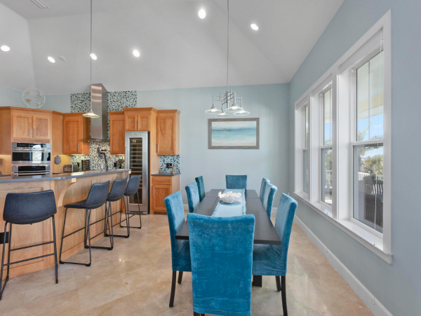 Pensacola Beach Vacation home Gulfside of Road