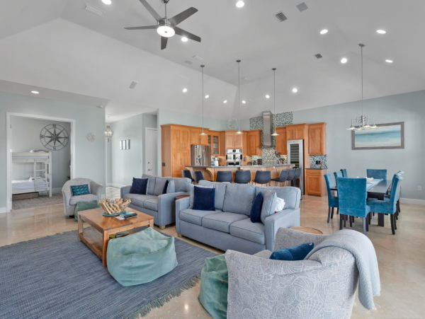 Pensacola Beach Vacation home Gulfside of Road