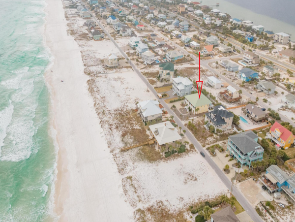 Pensacola Beach Vacation home Gulfside of Road
