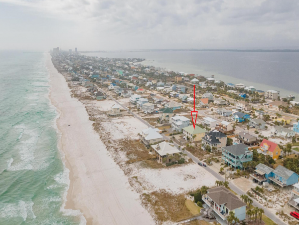 Pensacola Beach Vacation home Gulfside of Road