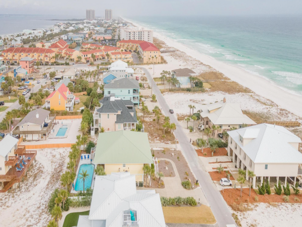 Pensacola Beach Vacation home Gulfside of Road