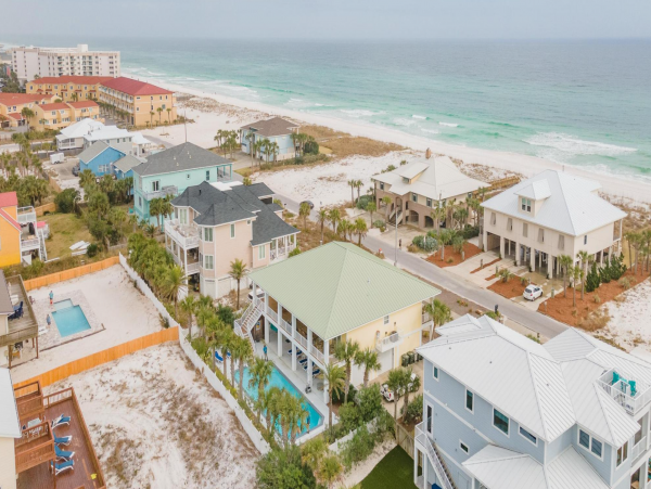 Pensacola Beach Vacation home Gulfside of Road