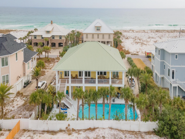 Pensacola Beach Vacation home Gulfside of Road