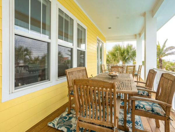 Pensacola Beach Vacation home Gulfside of Road