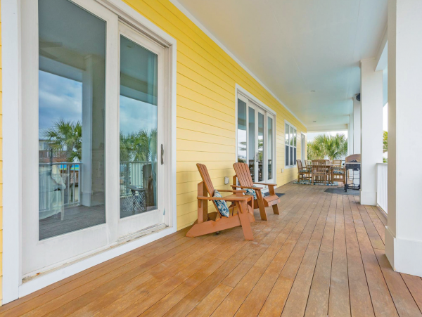 Pensacola Beach Vacation home Gulfside of Road