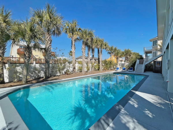 Pensacola Beach Vacation home Gulfside of Road