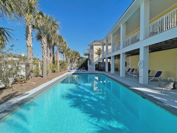 Pensacola Beach Vacation home Gulfside of Road