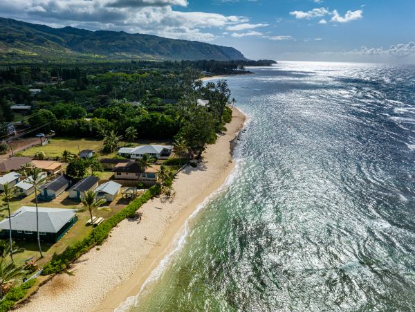 Walk to Beach Waialua Vacation Home Three Bedroom