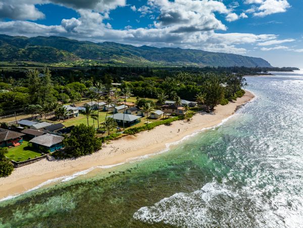 Walk to Beach Waialua Vacation Home Three Bedroom