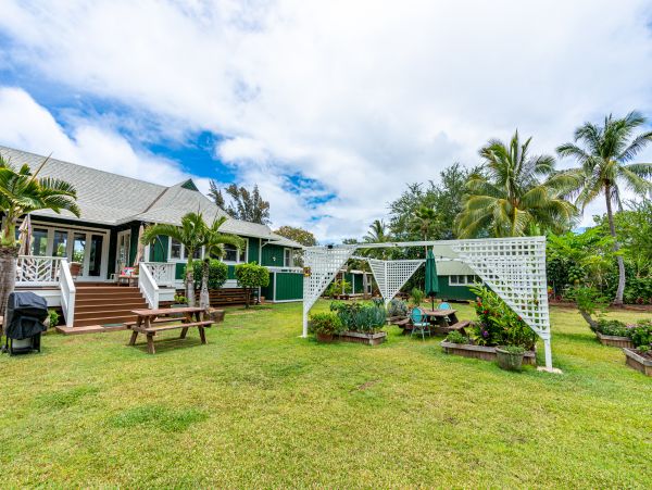 Walk to Beach Waialua Vacation Home Three Bedroom