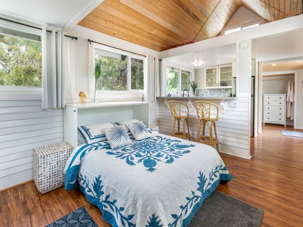 Walk to Beach Waialua Vacation Home Three Bedroom