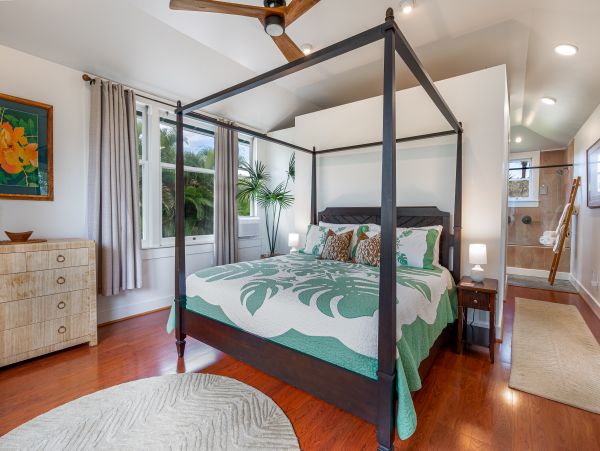 Walk to Beach Waialua Vacation Home Three Bedroom