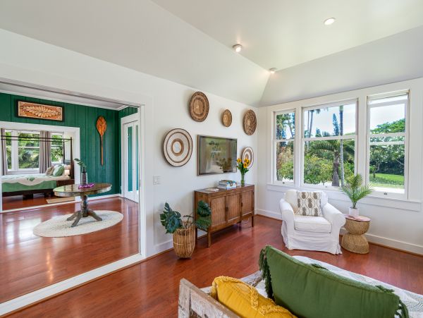 Walk to Beach Waialua Vacation Home Three Bedroom
