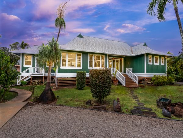 Walk to Beach Waialua Vacation Home Three Bedroom
