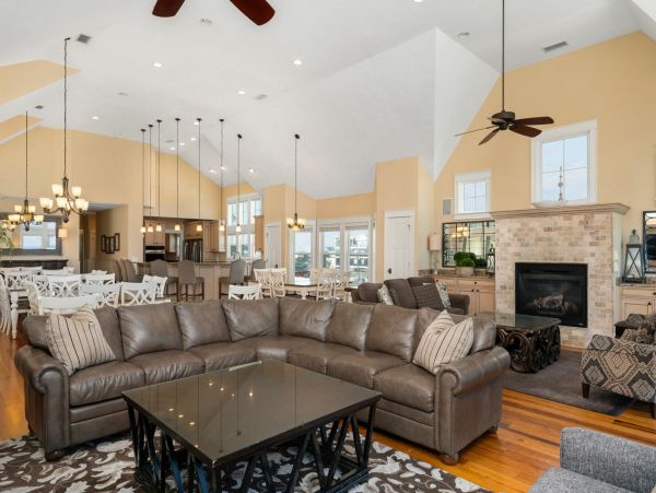 Kill Devil Hills Vacation Home Fourteen Bedroom On Beach