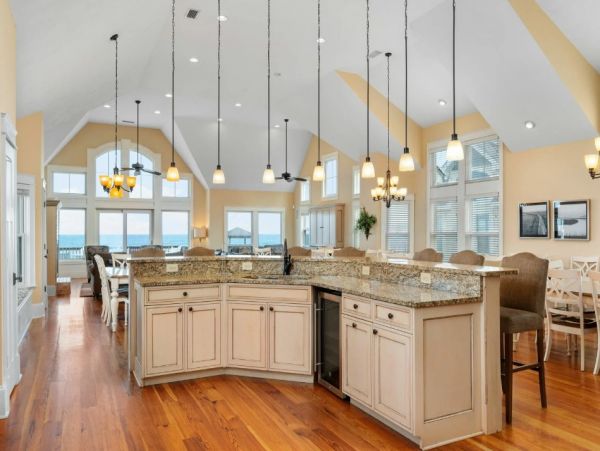 Kill Devil Hills Vacation Home Fourteen Bedroom On Beach