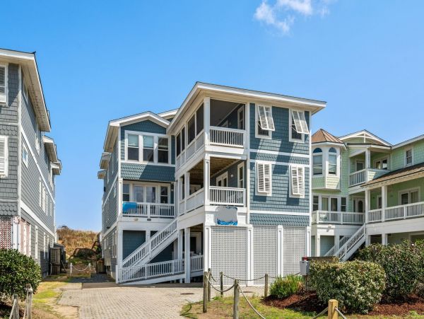 Nags Head Vacation Home Twelve Bedroom On beach