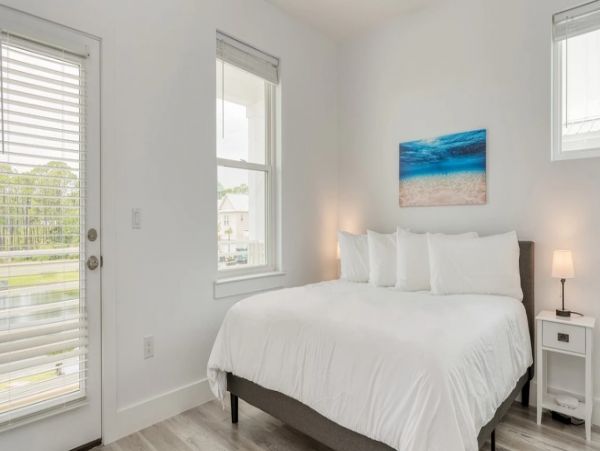 Luxury Vacation Pool Home in Destin Sleeps 20