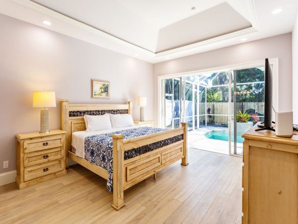 Naples 4 Bedroom Vacation Home with Private Pool