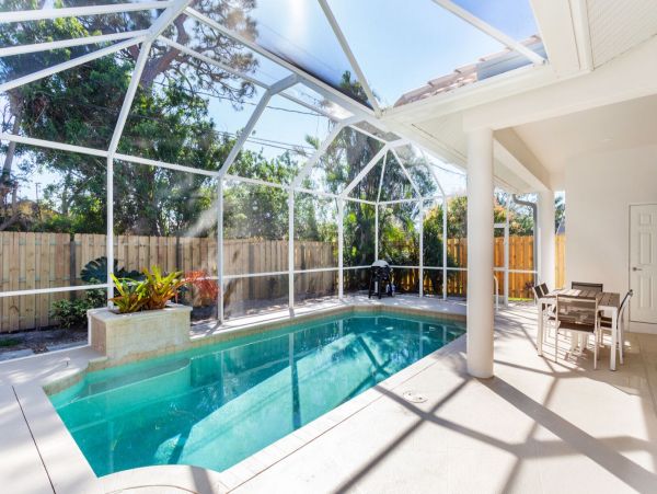 Naples 4 Bedroom Vacation Home with Private Pool