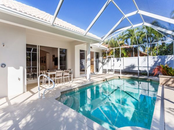 Naples 4 Bedroom Vacation Home with Private Pool