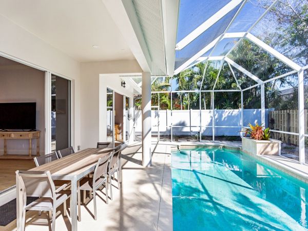 Naples 4 Bedroom Vacation Home with Private Pool
