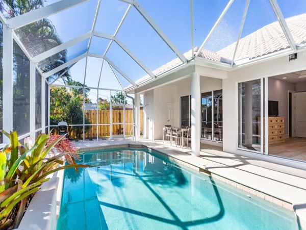 Naples 4 Bedroom Vacation Home with Private Pool