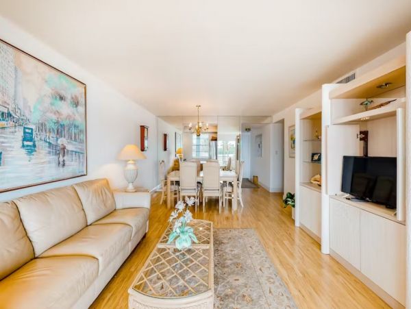 Bayfront Vacation Condo in Longboat Key Sleeps 4